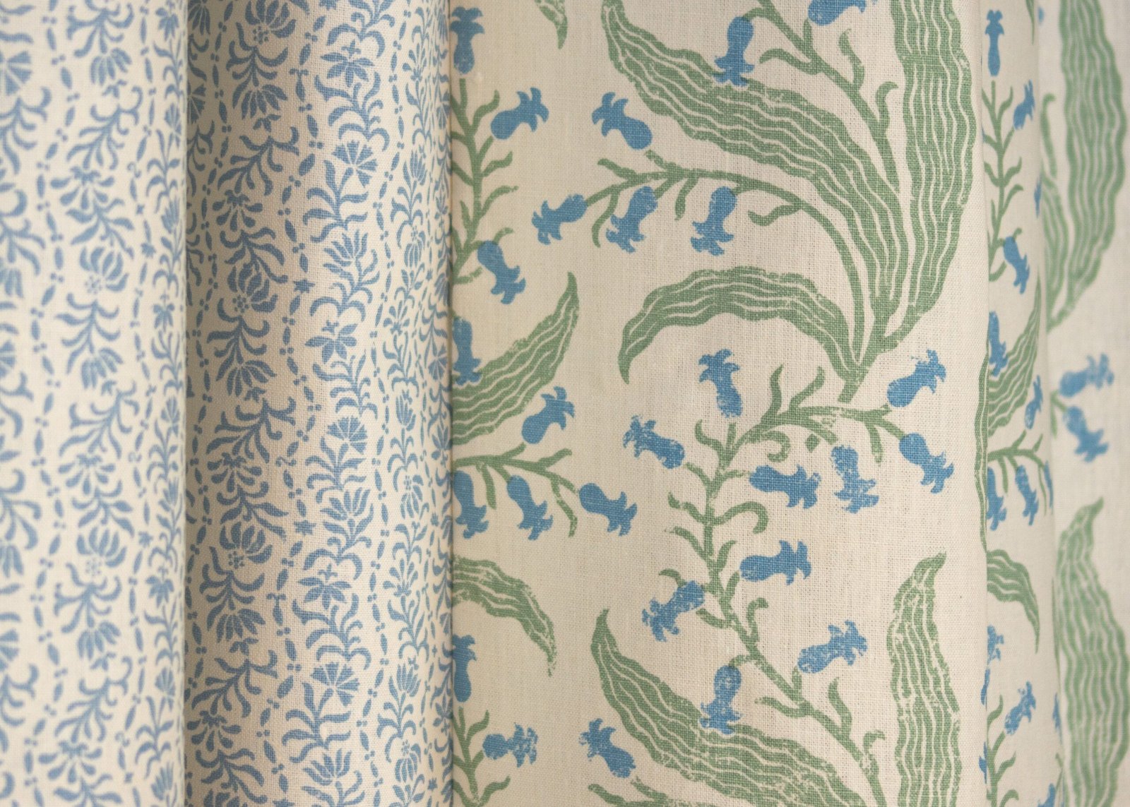Posy Linen Fabric - Wavelet